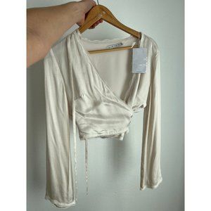 THIRD FORM  long sleeve bridal silky cream wrap w/ Tags Size: M US size 6